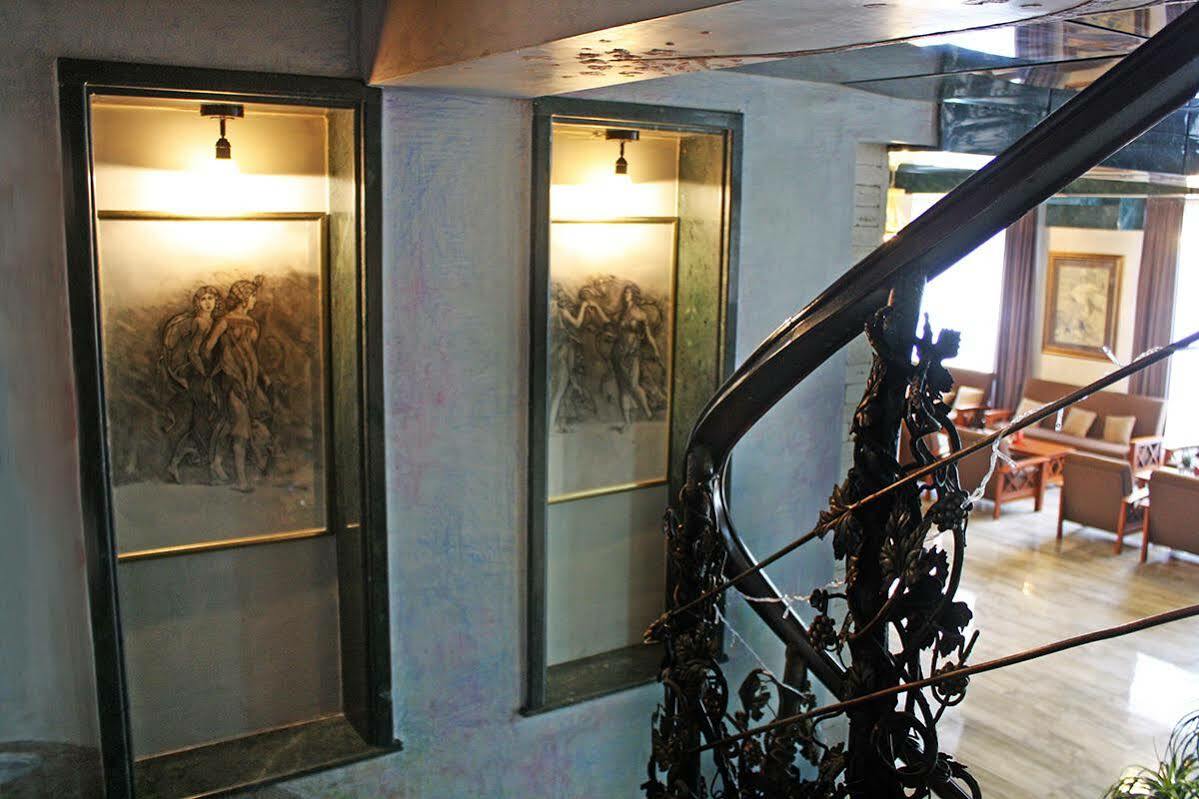 Hotel Wine Palace Tbilisi ภายนอก รูปภาพ